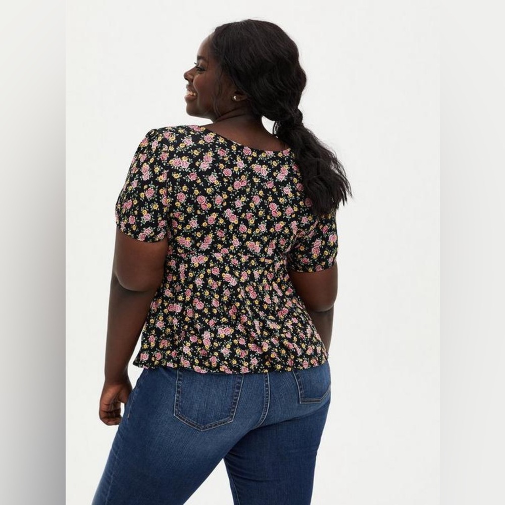 Torrid Super Soft Surplice Puff Sleeve Top Roses Floral Jersey Plus Size 2X - Picture 3 of 13